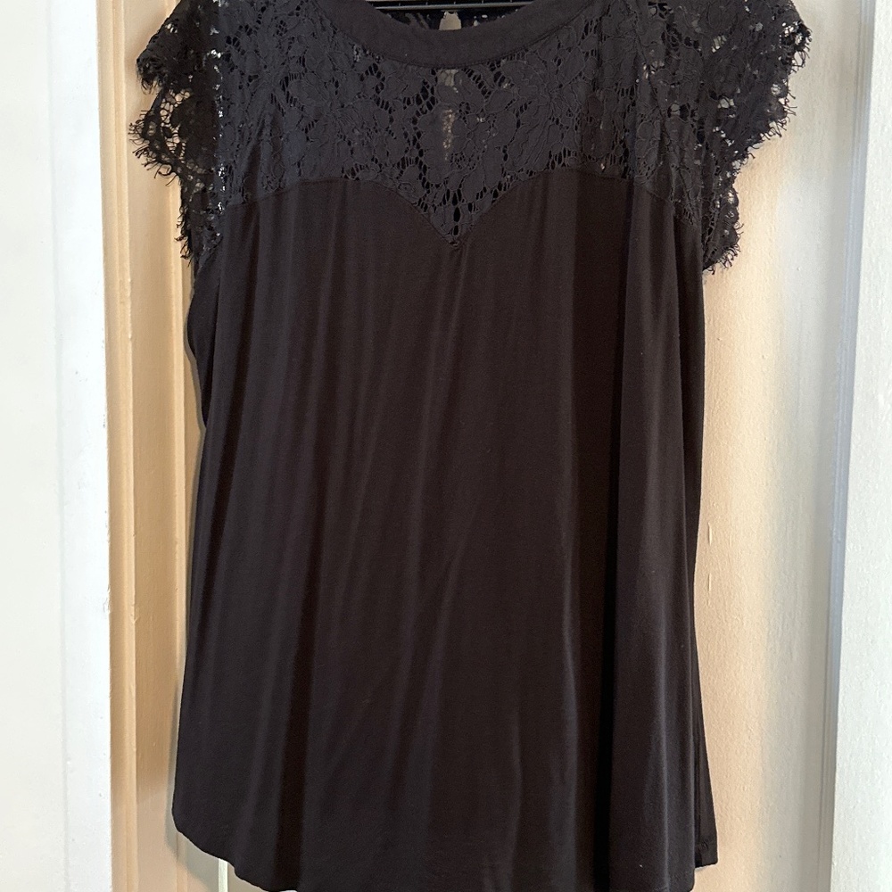 Black Lacy Top Tee